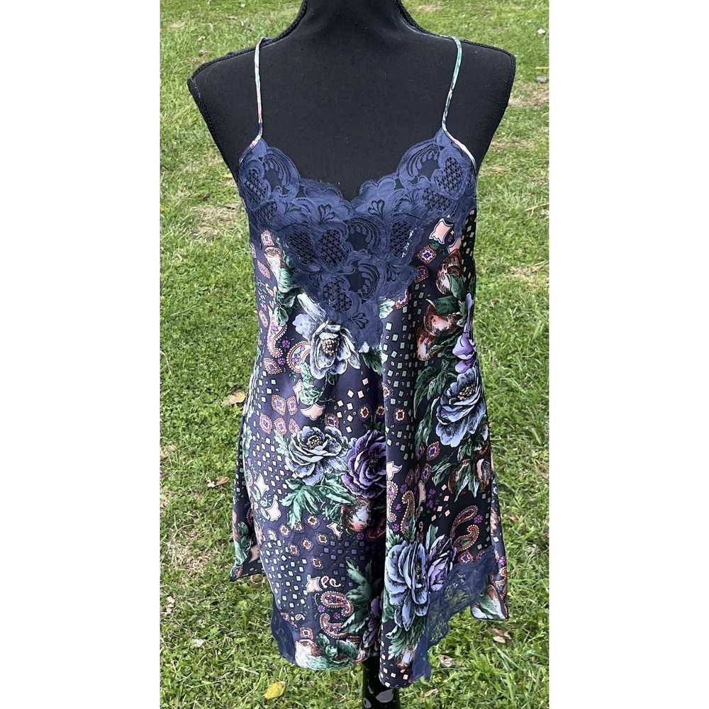 Victoria's Secret Gold Label Camisole Womens Large Floral Lace Satin Lingerie